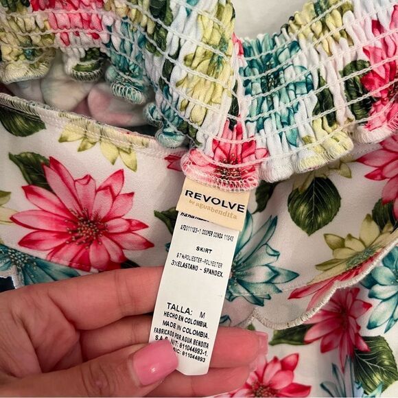AGUA BENDITA x REVOLVE Rhea Top in Conga White Floral - Picture 5 of 8